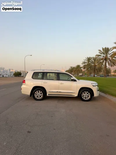تويوتا لاند كروزر GXR 4