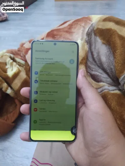 اس 21 فايف جي وسعر حررررررق 780 جهاز محلي دبل شفره 128 قيقا رام 8 عيبه طقره بسيطه في الشاشه من لوطه 2