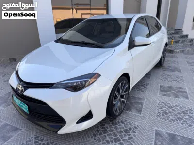 Toyota Corolla LE 2