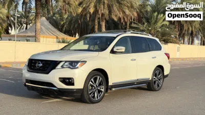 Nissan Pathfinder XE 3