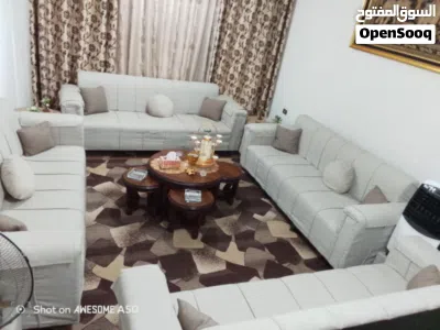 طقم كنب مستعمل بحالة جديدة 2