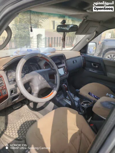Mitsubishi Pajero GLS Top 4