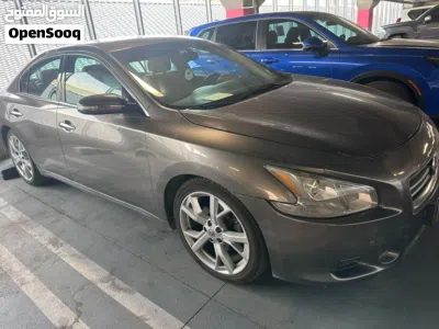 Nissan Maxima Standard 4