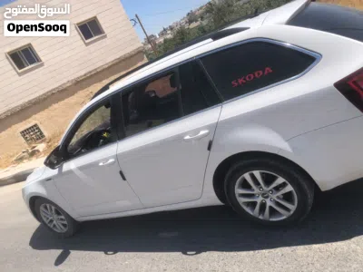 سكودا اوكتافيا Standard 4