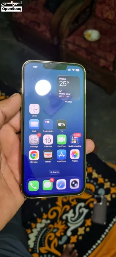 13 pro 256gb Gold colour 2