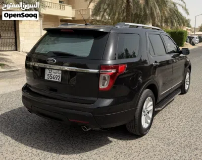 Ford Explorer Standard 4