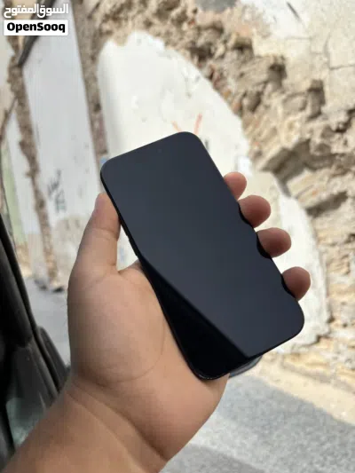 iPhone 15 • 128GB 4