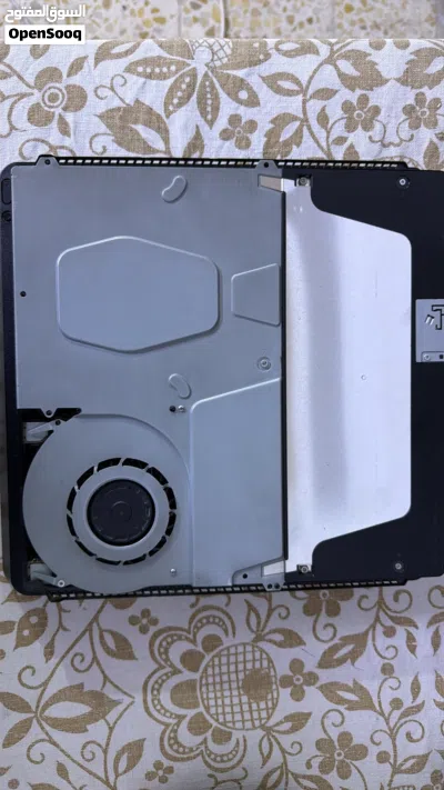 PS4 slim بلستيشن فور سلم مستعمل 4