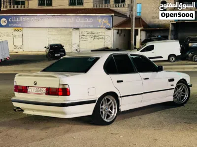 بي ام دبليو الفئة 5 520 4