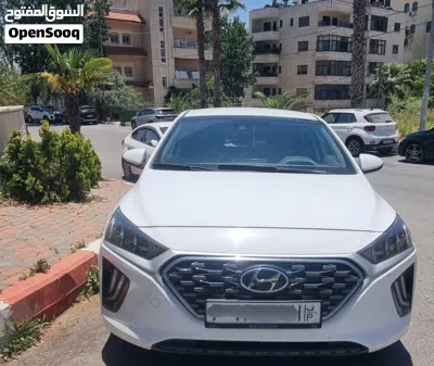هيونداي ايونيك Standard 4