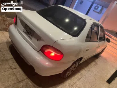 Hyundai Accent GL 3
