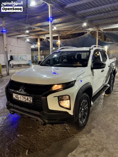Mitsubishi L200 Standard 4