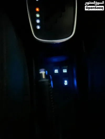 Toyota Yaris E 4