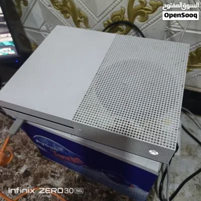 سلام عليكم بلي اكس بوكس وان اس واحد تيرا جهاز مفتوح منضف اشتريته من متجر وياه كيم باس شهرين وياه يدا 2