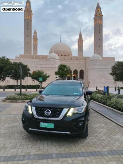 Nissan Pathfinder SL 2