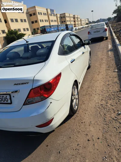 Hyundai Accent Limited 4