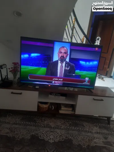 شاشة تلفزيون نظيفه القياس 50 بي نت 2