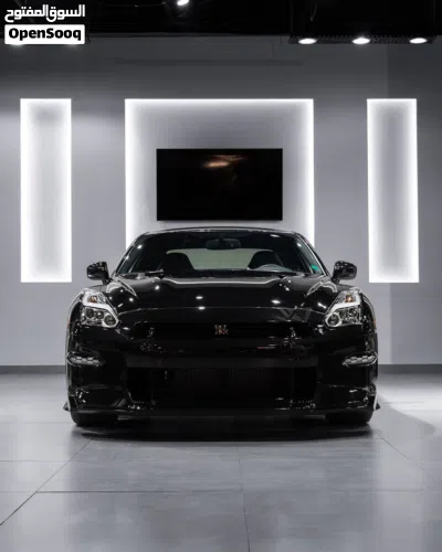 نيسان GT-R Standard 2