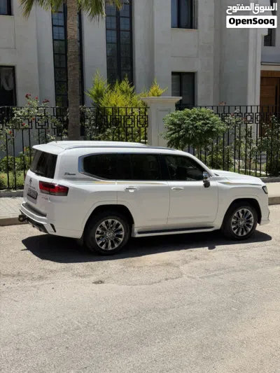 تويوتا لاند كروزر VXR 4