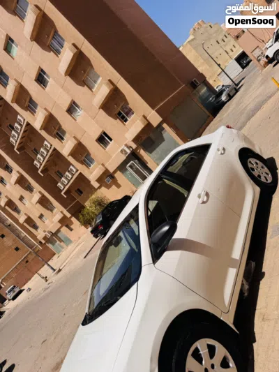 Toyota Camry GLE 4
