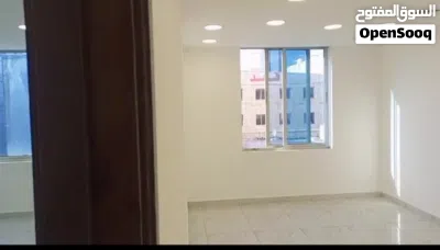 للإيجار – مكاتب تجارية مميزة في الصويفية يتوفر لدينا مكتبان للإيجار في موقع استراتيجي وحيوي 3