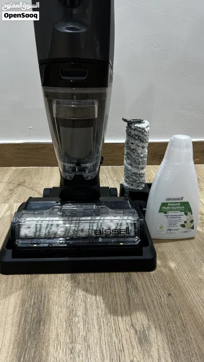 للبيع مكنسة وممسحة بخار BISSELL 4