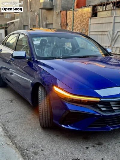 Hyundai Elantra GL MID 4