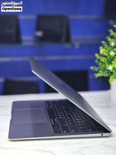 Macbook Air Model A1932 year 2018 Intel dual-Core i5 16Gb Ram,1.5Tb ssd Intel uhd graphics 617 4