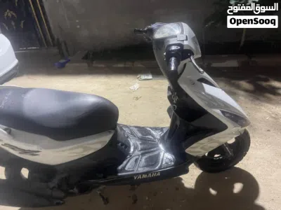 Yamaha XMAX 2