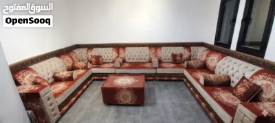 طقم كراسي مع ستائرهن شبه مستعملات جودة الخشب جداً عالية بسعر 240 قابل ل التفاوض. 2