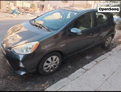 Toyota Prius Prius C 2