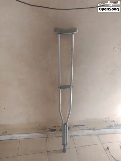 عكازات ابو اربع رجول بسعر مغري جدا سعر الواحدة 14000ريال يمني وعكاز ابو رجل واحدة بسعر مغري12000 4
