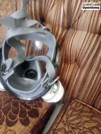 خوذت وجه تستخدم اثناء رش الغازات او الموبيدات الحشريه او دهان يوجد فيها فلاتر لفلترت الهواء 2