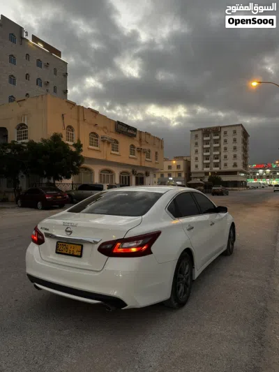 Nissan Altima S 4