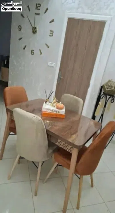 تخفيضات طاولة ب 4 كراسي 1400 درهم 105/70 طاولة ب 6 كراسي 1900 درهم 140/80 3