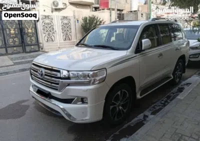 تۆیۆتا لەند کڕووزەر GXR 3