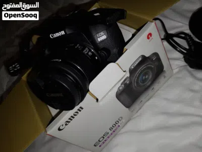 كانون 800D بحالة الوكالة تماماً (شبه جديدة) مع عدستين وكامل ملحقاتها .. Canon EOS 800D 3