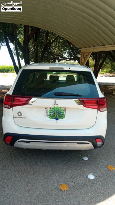 Mitsubishi Outlander Standard 2