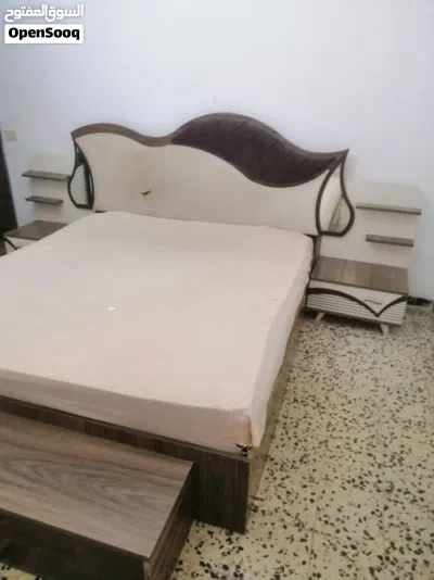غرفة نوم ومكتبة للبيع عين زارة 4