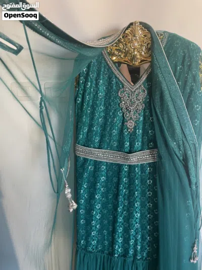 فستان بشت اماراتي سهرة 3