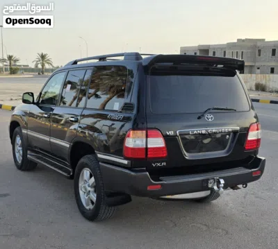 Toyota Land Cruiser VXR 4
