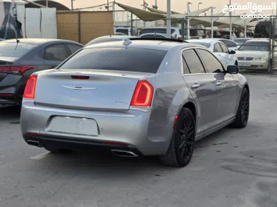 Chrysler 300 300S v8 4