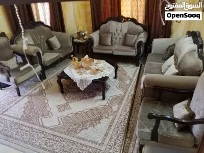 طقم كنب وطاولات 4