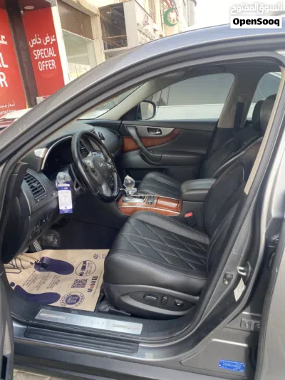 Infiniti QX70 Excellence 2