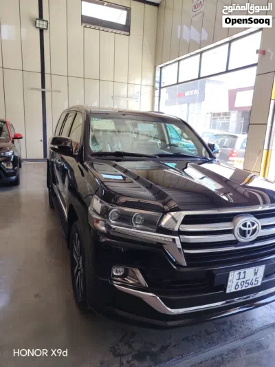Toyota Land Cruiser GXR 2