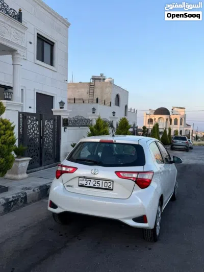 Toyota Yaris SE 4