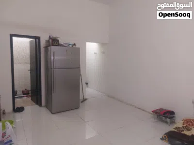 استيديو شامل كهرباء وماء عربي فقط موجود شخص واحد بالأستيديو متاح لشخص ثاني فقط 2