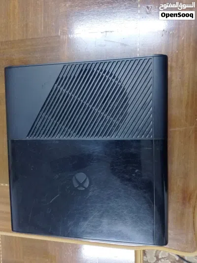 XBOX 360 مستخدم بحاله ممتازه منزل عليها 43لعبه متنوعه ((قابل للتفاوض)) 4