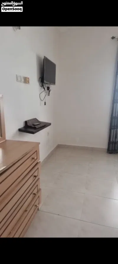 موسم الخريف غرفة وحمام ومطبخ شامل الكهرباء والماء والنت لشهري يوليو وأغسطس بسعر 550 ريال 4