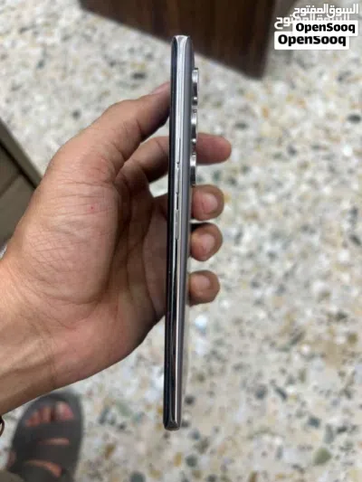 كامون 40 برو 5G مستخدم بحالة ممتازة كامل الملحقات 4